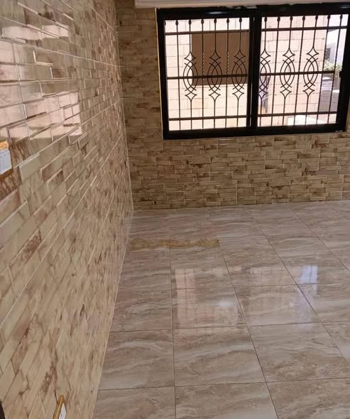 شقة أرضية مع حديقة للإيجار في البنيات - 2