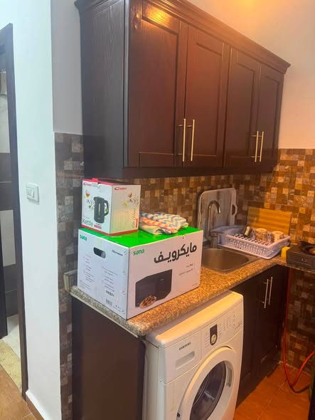 استوديو مفروش بالكامل للايجار قرب الجامعة الأردنية - 3