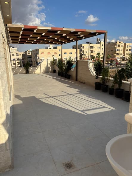 روف فاخر للبيع في إربد مع تراس مداري 190م - 4