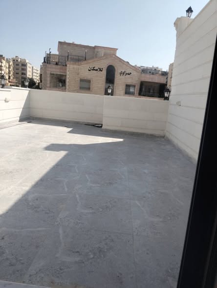 شقة روف فاخرة للبيع في شفا بدران - إطلالة رائعة ومساحة واسعة - 3