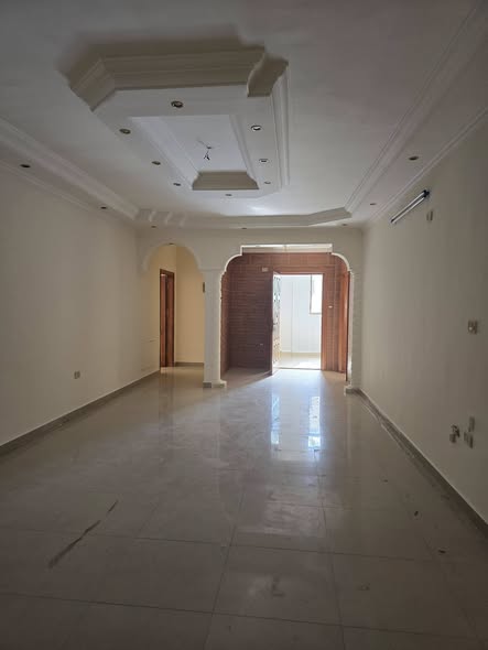 شقة فاخرة للإيجار في موقع حيوي - 3