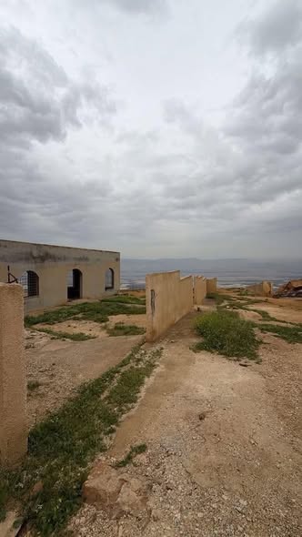 مزرعة فاخرة مع مسبح وبئر ماء في السلط - فرصة نادرة - 4