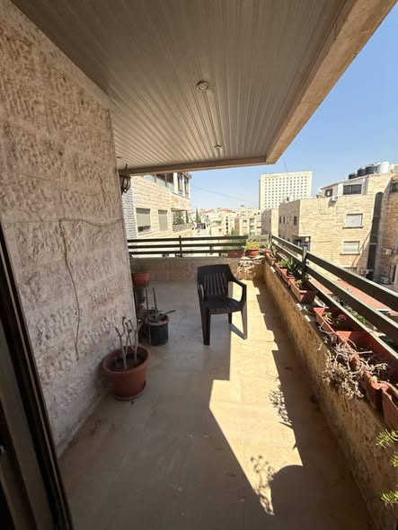 شقة فاخرة للإيجار السنوي في أم السماق