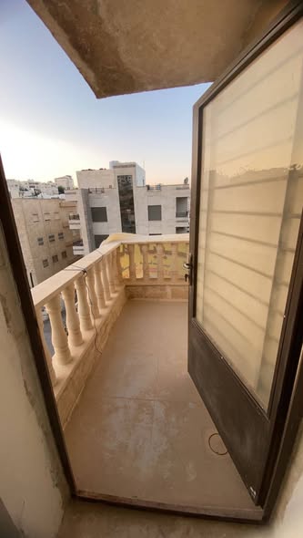 شقة فاخرة للبيع في الجبيهة