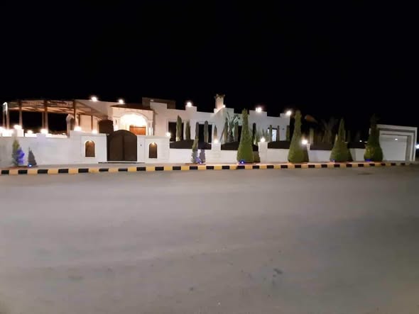 فيلا فاخرة للبيع في تلعة الذهب - عمان - 2