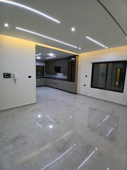 شقة أرضية فاخرة لم تسكن بعد في المدينة الرياضية - 4