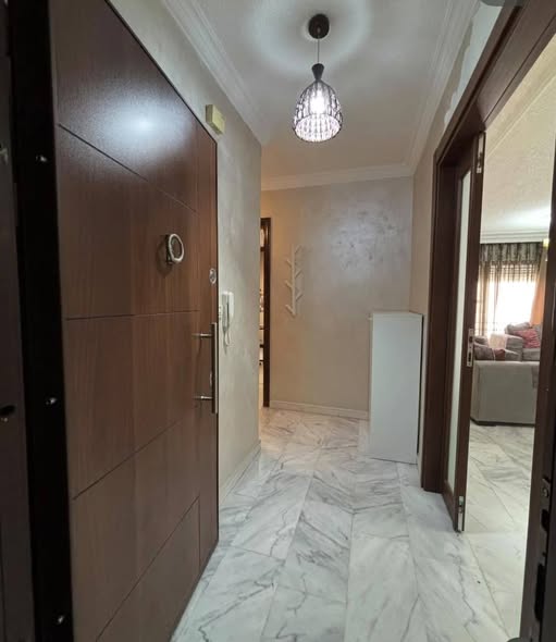 شقة فاخرة مفروشة بالكامل في الجاردنز - 4