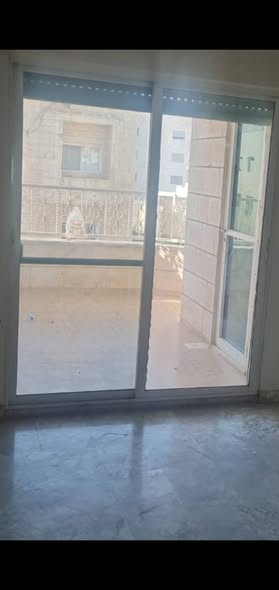 شقة فاخرة للبيع في خلدا قرب سامح مول - 2