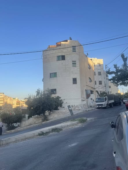 عمارة استثمارية بسعر مميز: 5 شقق وبناء 680م للبيع - 2