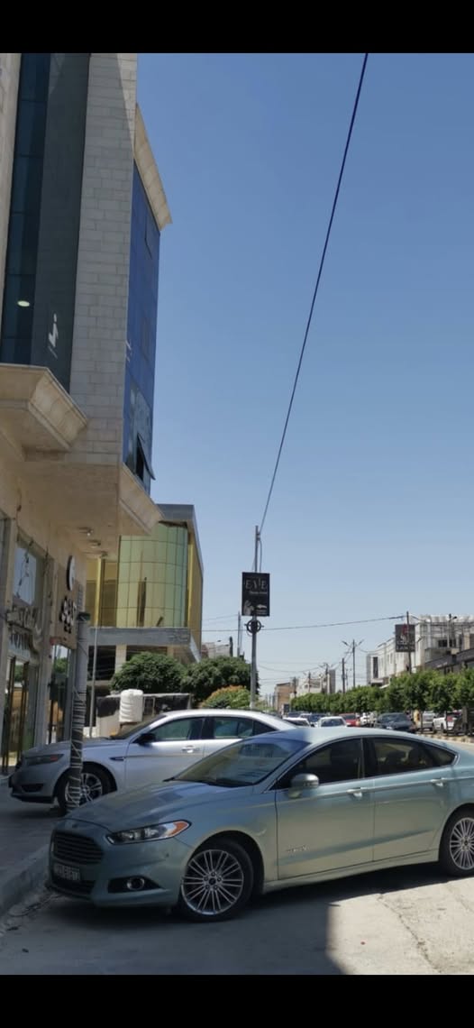 مكتب تجاري استثماري للبيع في إربد مجهز بالكامل