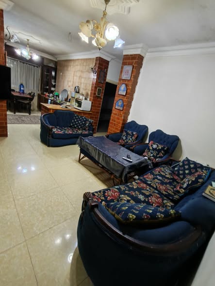 طابق للبيع بشقتين - فرصة استثمارية نادرة - 3