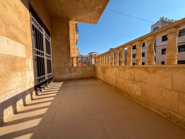 شقة فاخرة للإيجار في الجبيهة - 2