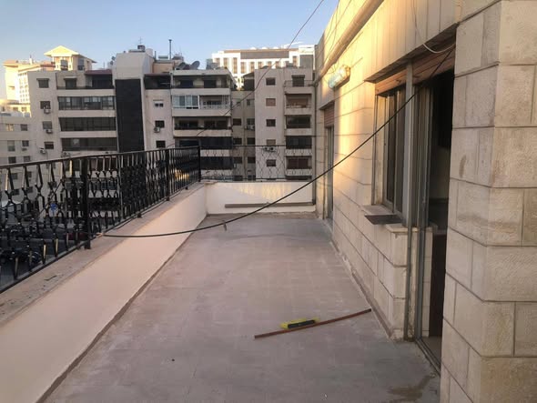 روف فاخر للإيجار في عبدون الشمالي - عمان - 2