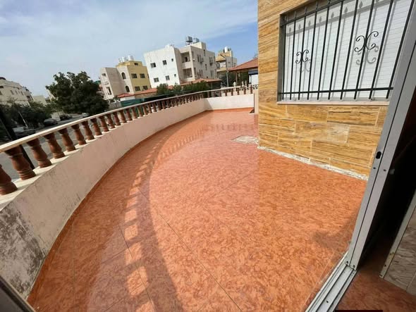 شقة طابق أرضي للبيع بسعر ممتاز - تشطيب جديد - 4