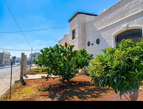 منزل مستقل فاخر للبيع في إربد - البارحة - 2
