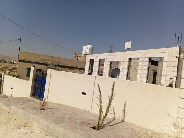 بيت للبيع في الزرقاء، إسكان الضاحية