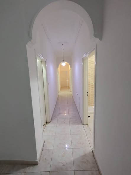 شقة فارغة للإيجار في ضاحية الرشيد – 260 دينار شامل الخدمات - 2