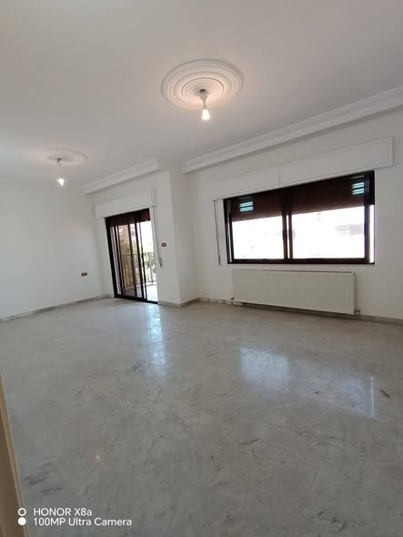 شقة فاخرة للإيجار في الشميساني - 3 غرف نوم - 3