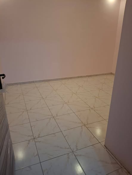 شقة فاخرة للإيجار في خلدا – تصميم هندسي مميز - 4