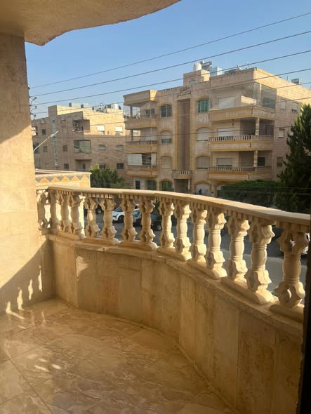 شقة للبيع في طبربور بمساحة 150 متر