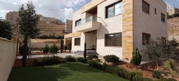 فيلا فاخرة للبيع في طبربور – فرصة استثمارية نادرة! - 2