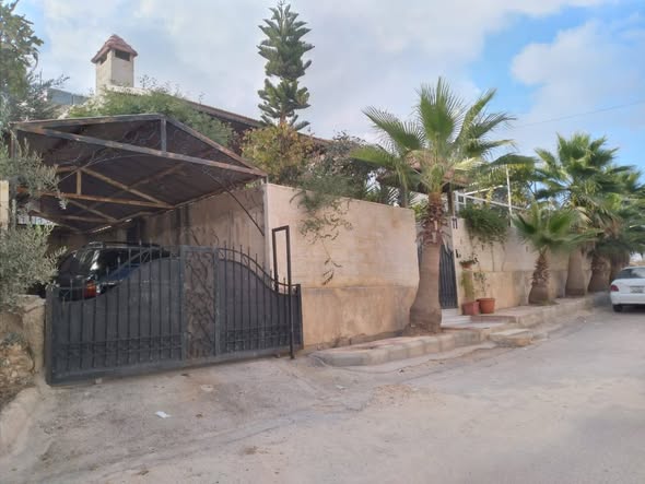 بيت مستقل للبيع في السلط - الصافح - 2