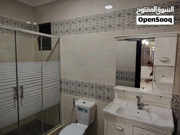 شقة فارغة للإيجار في البنيات مع مصعد وكراج - 4