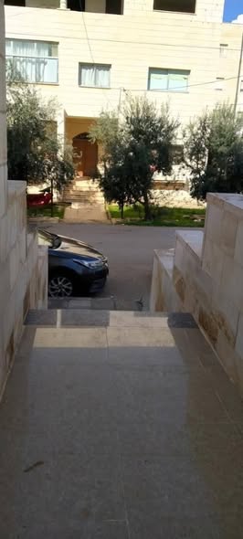 شقة فاخرة للبيع في إربد - دوار الدرة - 2