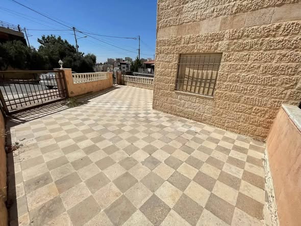 شقة أرضية للبيع في ضاحية الرشيد - 3