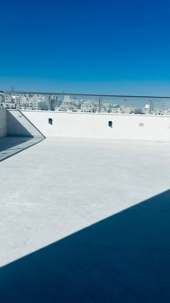 شقة فاخرة للبيع في طريق المطار مع رووف