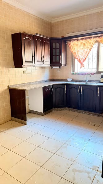 شقة فاخرة للبيع في البنيات، عمان - 2
