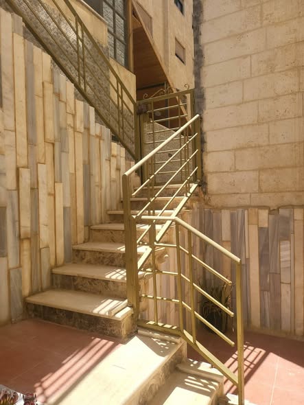 شقة فاخرة للبيع في الجبيهة - إطلالة رائعة