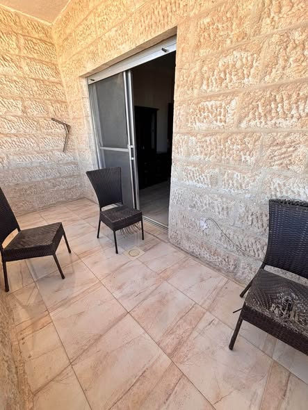 شقة فاخرة للإيجار في الجاردنز مع كراج وحارس - 4