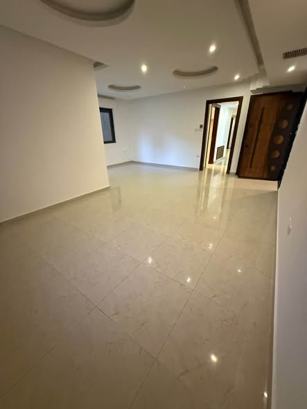شقة فاخرة للإيجار في دير غبار بتصميم راقٍ