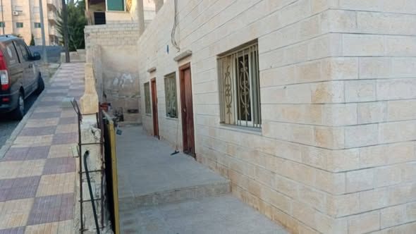 بيت مستقل بمساحة مميزة في طبربور - 2