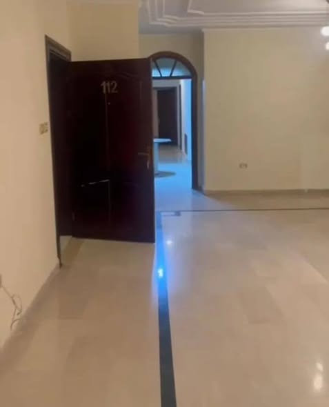 شقة فاخرة فارغة للإيجار في دير غبار - 2