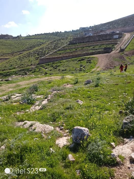 مزرعة فاخرة للبيع في بيرين صروت