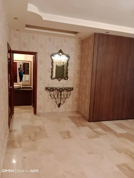 شقة فاخرة مع روف للبيع – حي الظهير - 2