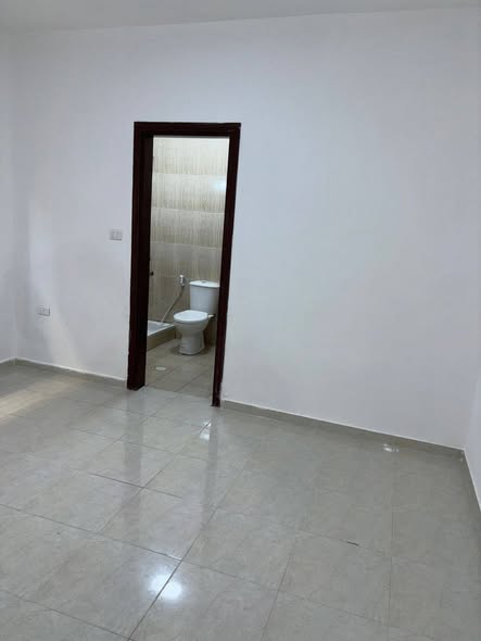 شقة أرضية فاخرة للبيع في جبل الزهور - 3