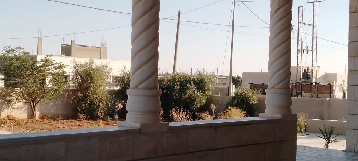 منزل فاخر مستقل للبيع في الموقر – عمان