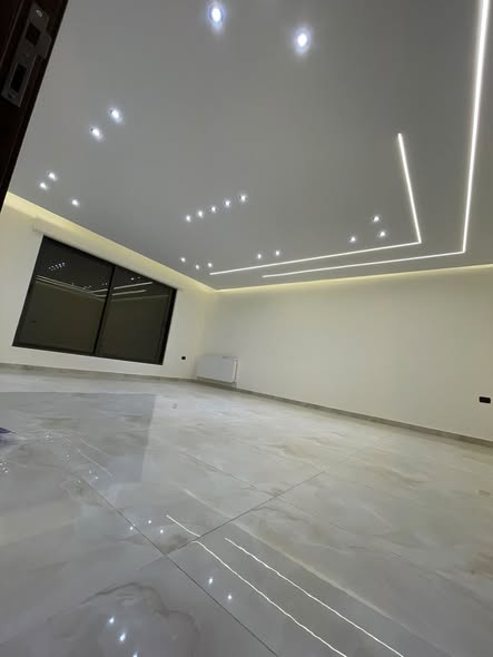 شقة فاخرة للبيع في أجمل مناطق طريق المطار - 2