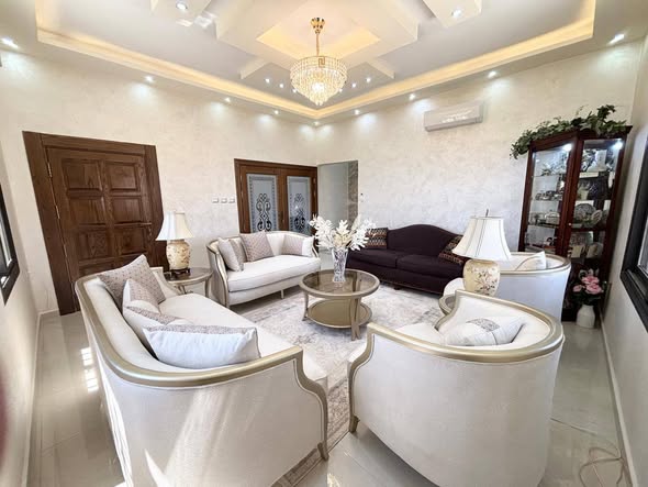 فيلا فاخرة للبيع بسعر صادم - 3