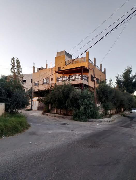 منزل ثلاث طوابق للبيع في جاوا