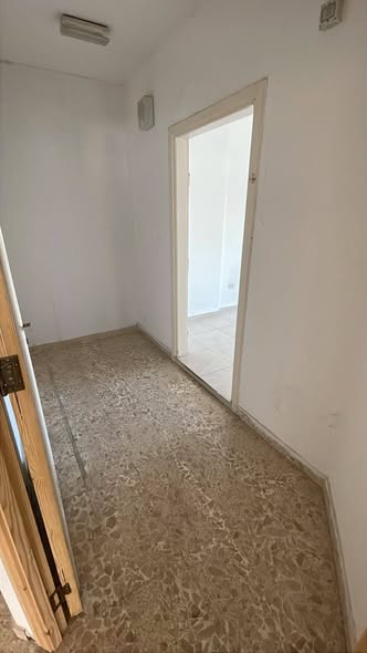 شقة أرضية للإيجار في موقع مميز بشارع الجامعة (الجامعة الأردنية) - 4