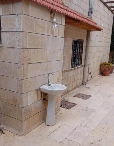 شقة فاخرة بحديقة بموقع مميز - 2