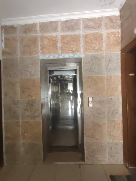 شقة مفروشة فاخرة للبيع في ضاحية الرشيد