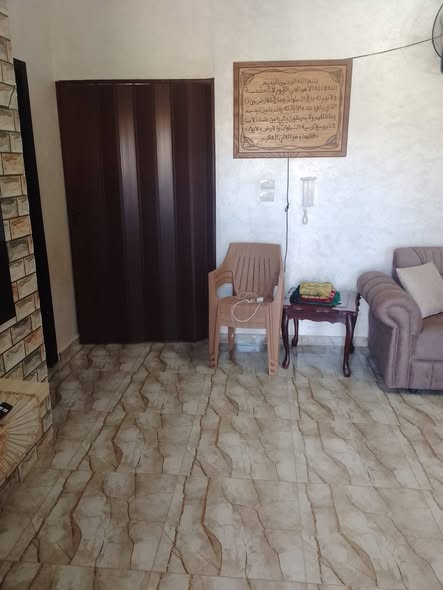 بيت مستقل جديد للبيع في جاوا - مساحة واسعة وتشطيبات مميزة - 2