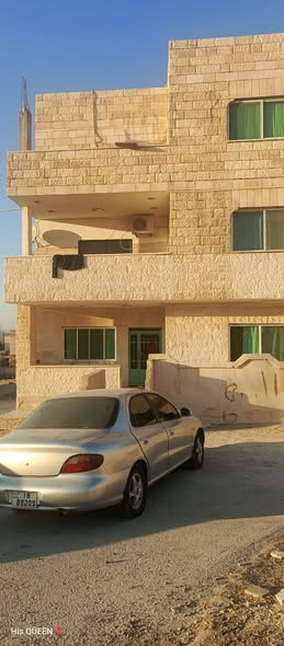 منزل 3 طوابق للبيع في الهاشمية - فرصة استثمارية - 2