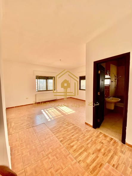 شقة فاخرة للإيجار في خلدا - 220م