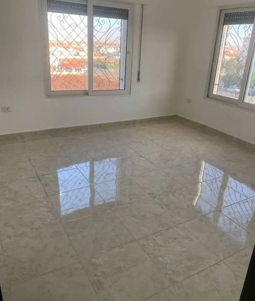 شقة فاخرة للإيجار في إربد - 3 غرف نوم وملحقات راقية - 4